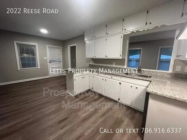 Foto del edificio - 2022 Reese Rd