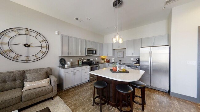 Foto del edificio - Beautiful Loft Apartment in the Heart of D...