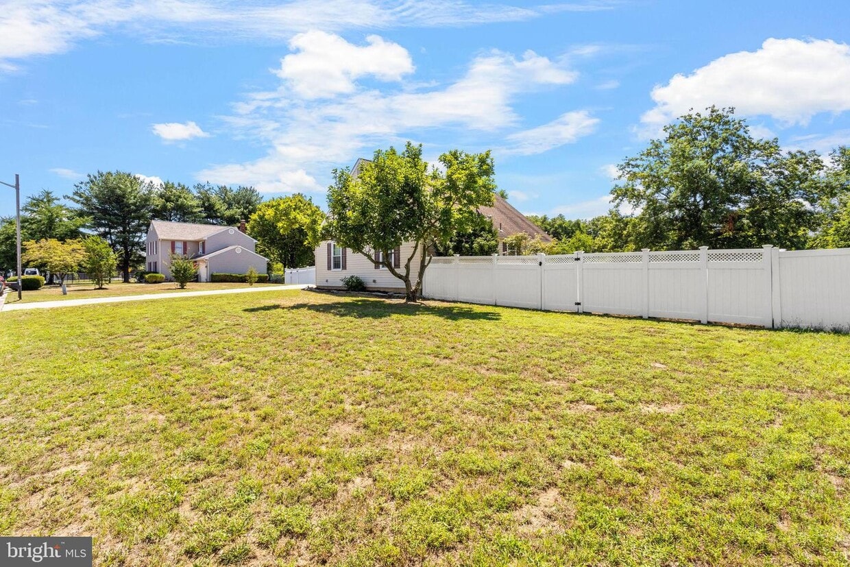 Primary Photo - 206 Peach Rd
