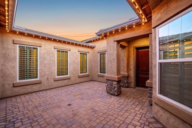 Foto del edificio - 953 E Boston St