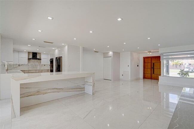 Building Photo - 11580 SW 92nd St