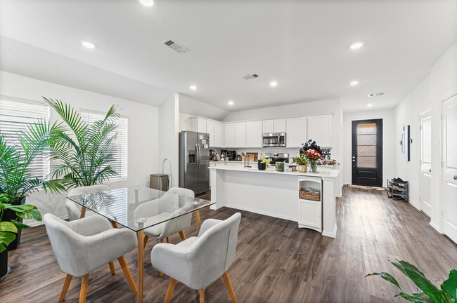 Building Photo - 31722 Harmony High Ln