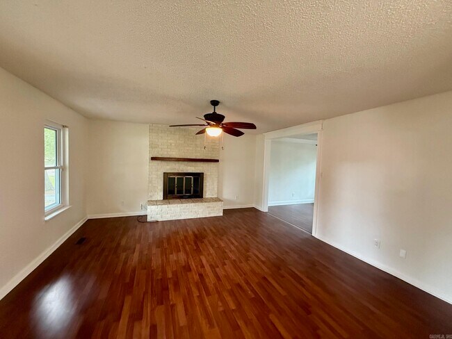 Building Photo - 1603 Woodland Dr