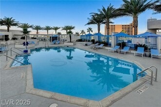Building Photo - 2700 S Las Vegas Blvd