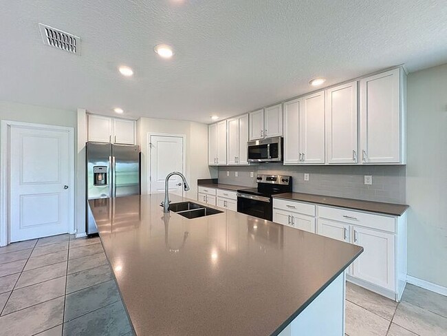 Building Photo - RESORT STYLE HOME IN STOREY CREEK