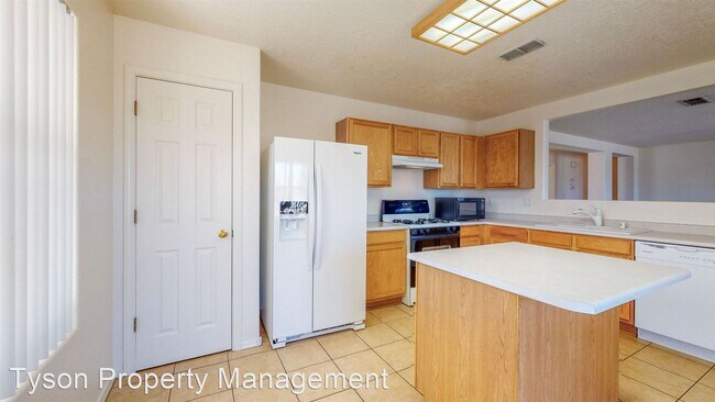 Foto del edificio - 4 br, 2 bath House - 7600 Briar Ridge Ave NW