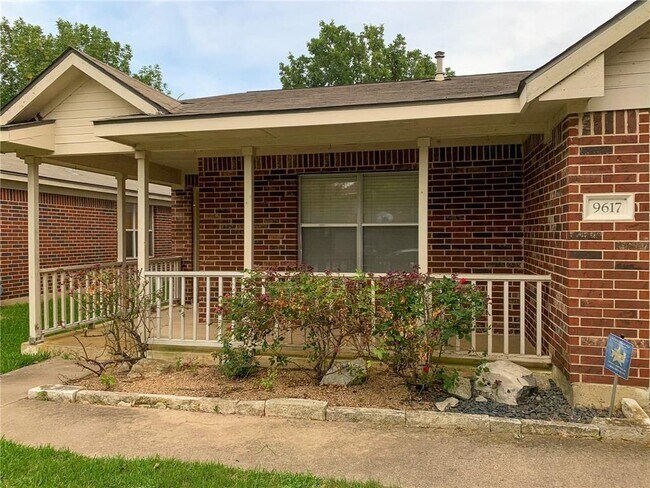 Foto del edificio - 9617 Copper Creek Dr