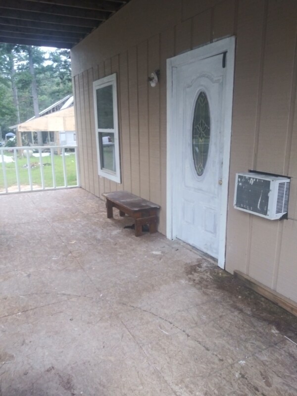 357 Holly Ln Unit B, Kentwood, LA 70444 Room for Rent in Kentwood, LA