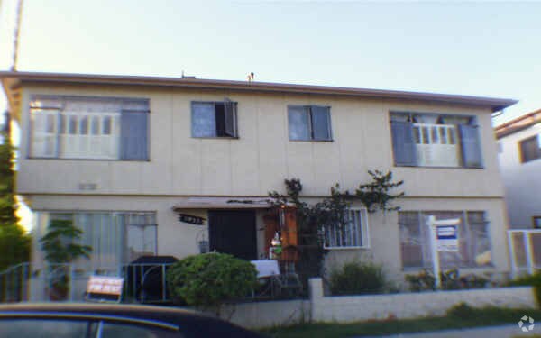 Foto del edificio - 5933 Gregory Ave