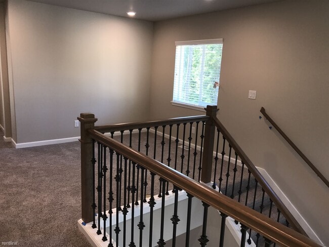 Building Photo - 5 br, 3 bath House - 12312 55th Drive Sout...