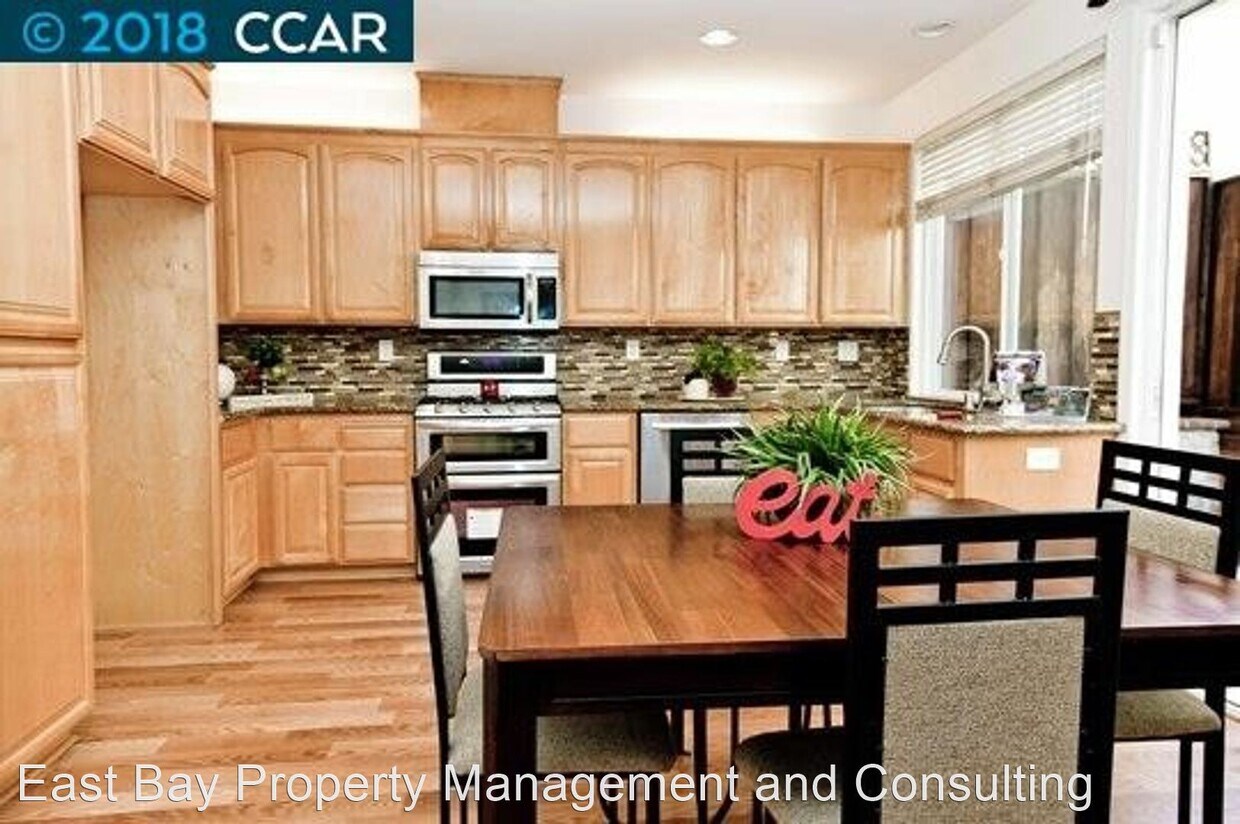 Primary Photo - 3 br, 2.5 bath House - 12 Poppy Hills Ln