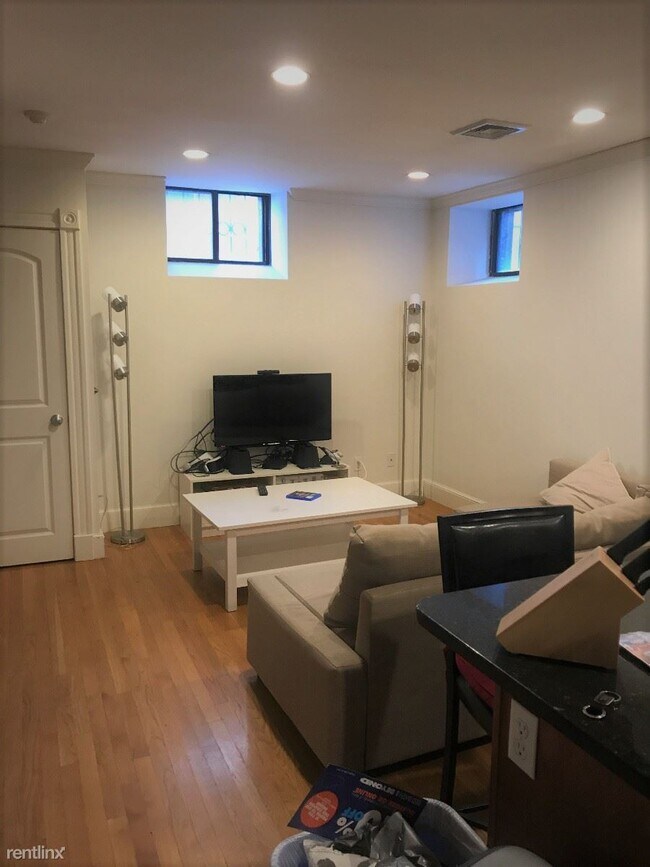 Building Photo - 2 br, 1 bath Apartment - 16 Arundel St