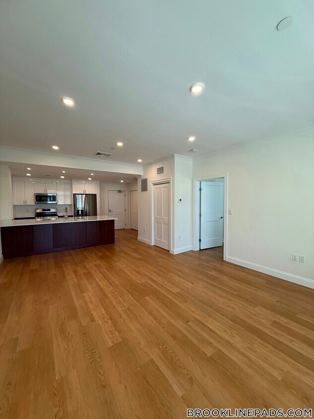 Foto principal - 120 Gerry Rd
