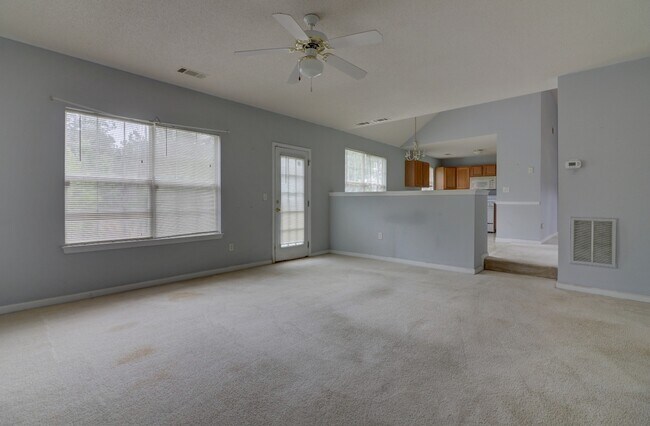 Building Photo - 85 Kirkland Ct