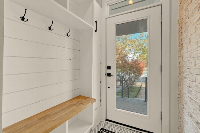 Foto del edificio - Penthouse 2BR/2.5BA with 3 Private Outdoor...