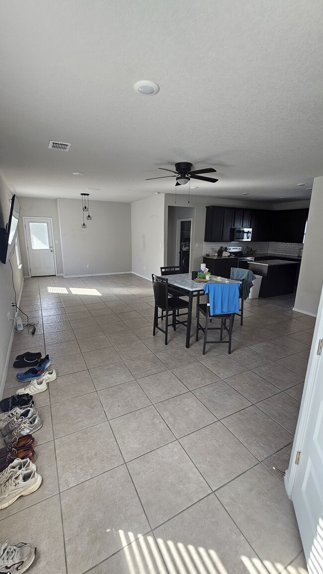 Building Photo - 7863 Abbey Pl