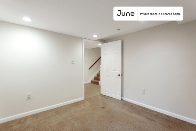 Foto del edificio - Room in Shared 5 bed/2 bath home