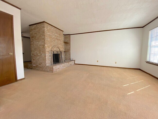 Building Photo - Northeast El Paso 2 Bed/2 Bath in cul de sac!