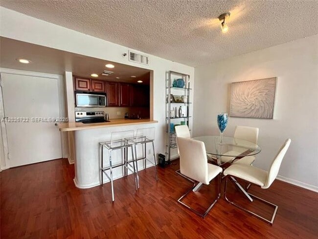 Building Photo - 770 Claughton Island Dr