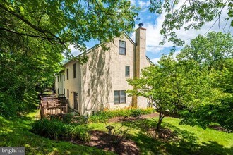 Building Photo - 547 Pickering Station Dr