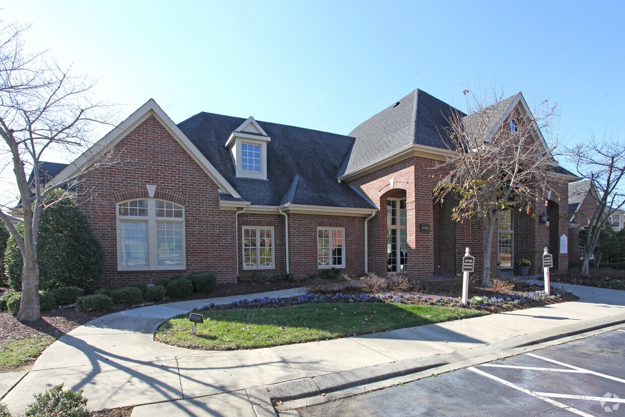 Bridford Lake Apartments Greensboro, NC