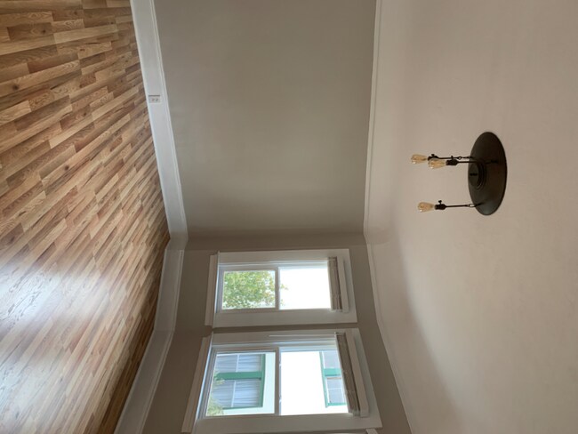 Building Photo - 210 Frisbie St