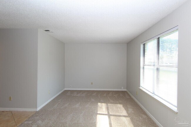 Foto del edificio - 8224 Tempest Dr