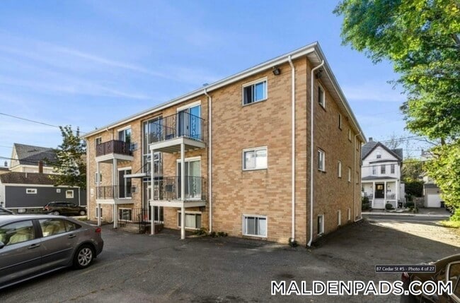 Building Photo - 87 Cedar St