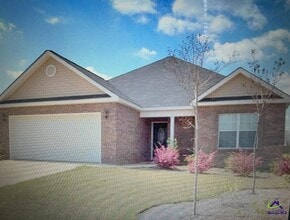 Building Photo - 210 Manchester Ln