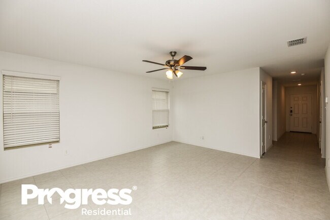 Building Photo - 1125 Crestview Dr