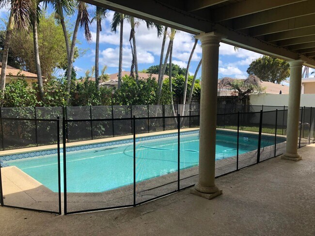 Foto del edificio - 17740 Briar Patch Trail