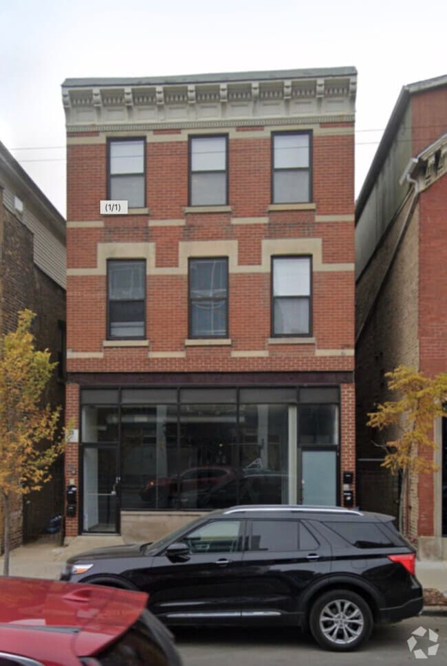 Building Photo - 1851 W Chicago Ave