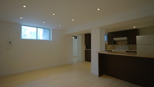 Building Photo - 7 Harvard Ave