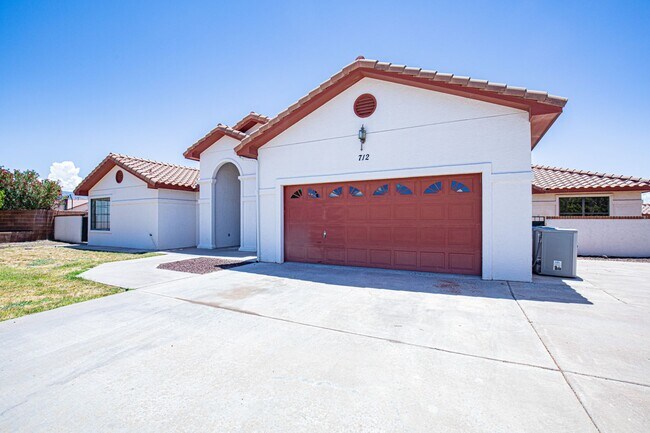 Foto del edificio - Beautiful 4 bedroom 2.5 bathroom