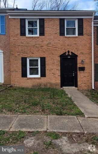 Building Photo - 724 Olde Greenwich Cir