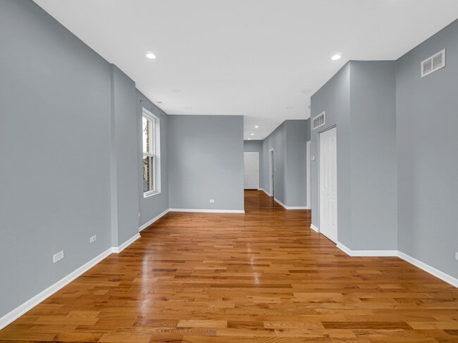 Building Photo - 2610 W 38th St