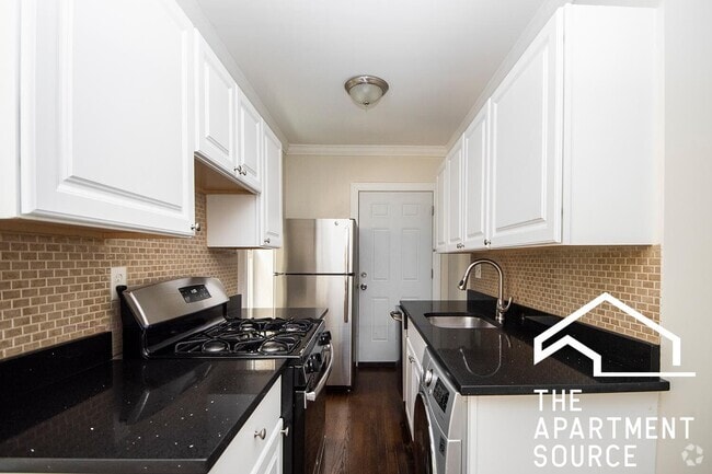 Building Photo - 839 W Cornelia Ave