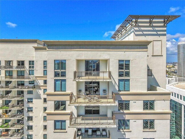 Foto del edificio - 999 SW 1st Ave