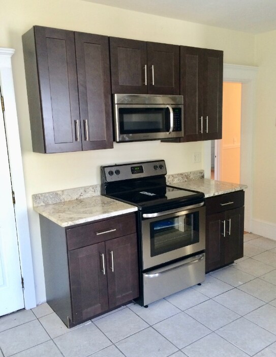 Building Photo - 52 Dickens St