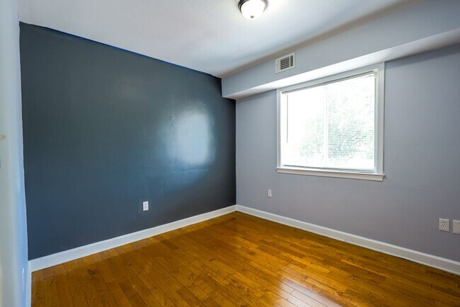 Building Photo - Charming 2 BR/1 BA Apartment in Deanwood –...