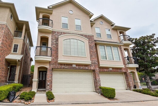 Foto del edificio - 8004 Stoneyway Dr