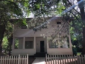 Building Photo - 937 Orient St