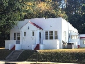 Building Photo - 403 E Elm St