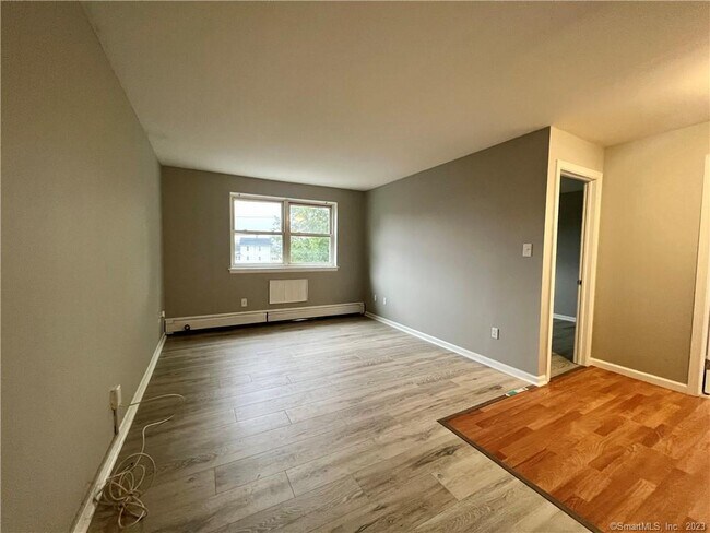 Building Photo - 85 Union Ave