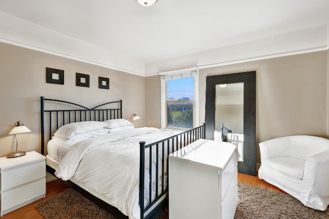 Foto del edificio - 311 12th Ave E