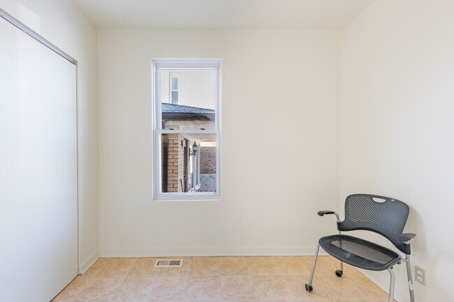 Foto del edificio - 3748 S Parnell Ave