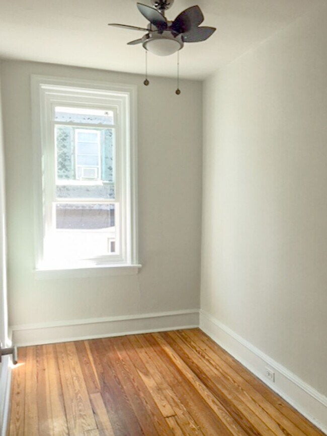 Foto del edificio - 3bed 1bath