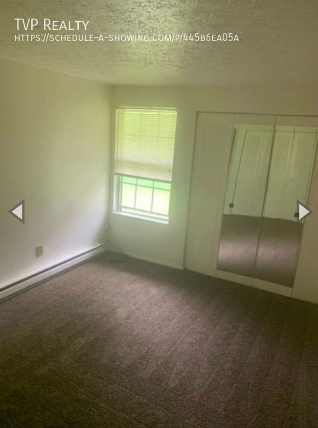 Building Photo - 128 Fox Hill Ln