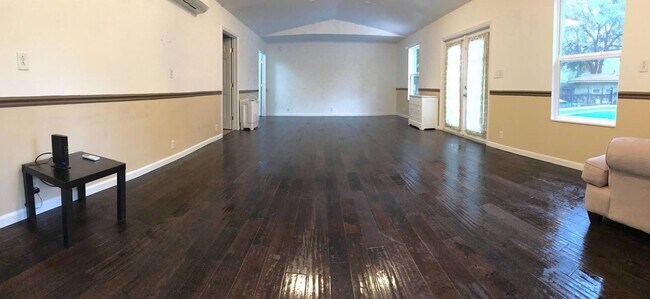 Building Photo - 4115 NW 16th Blvd
