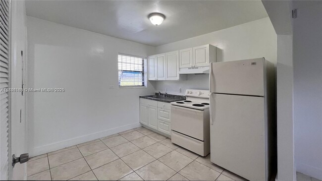 Foto del edificio - 3711 NW 24th Ave